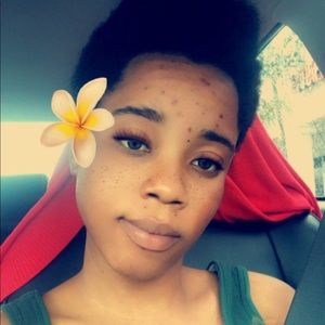 Meet your Posher, Guylene